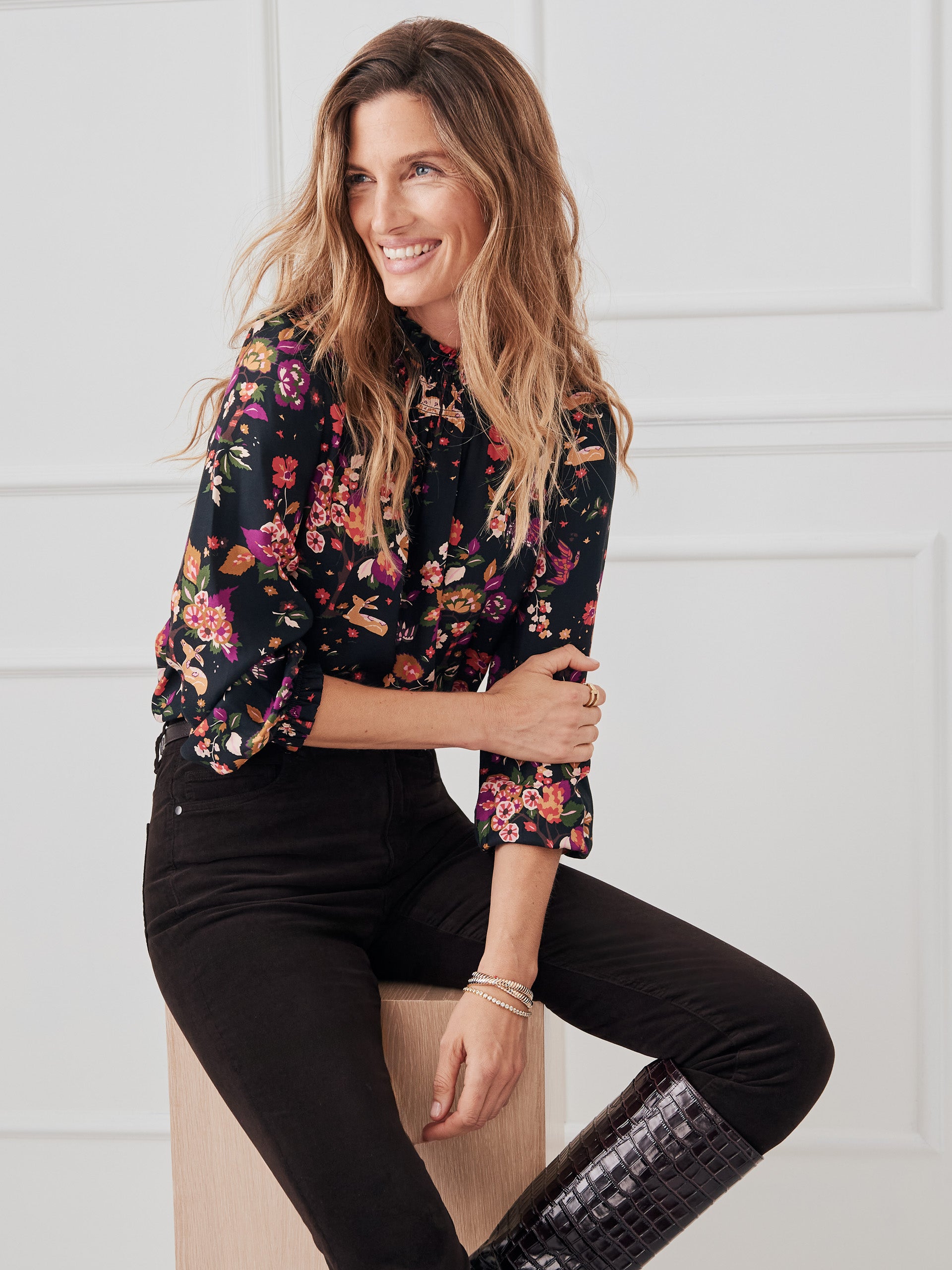 antonia_0232466453_black_gold_purple_1274